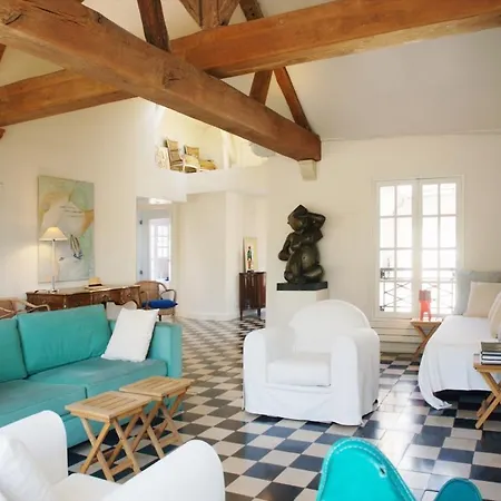 Notre-dame Terrace Apartment