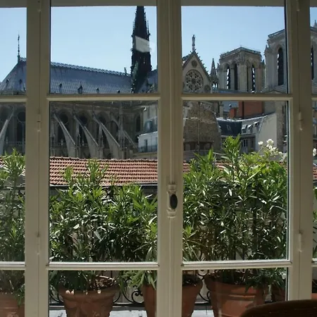 Notre-dame Terrace *