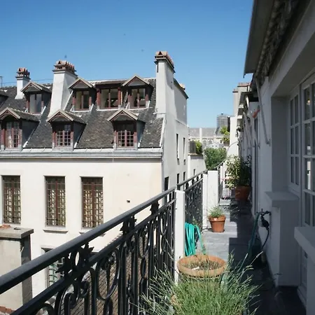 Notre-dame Terrace Apartment